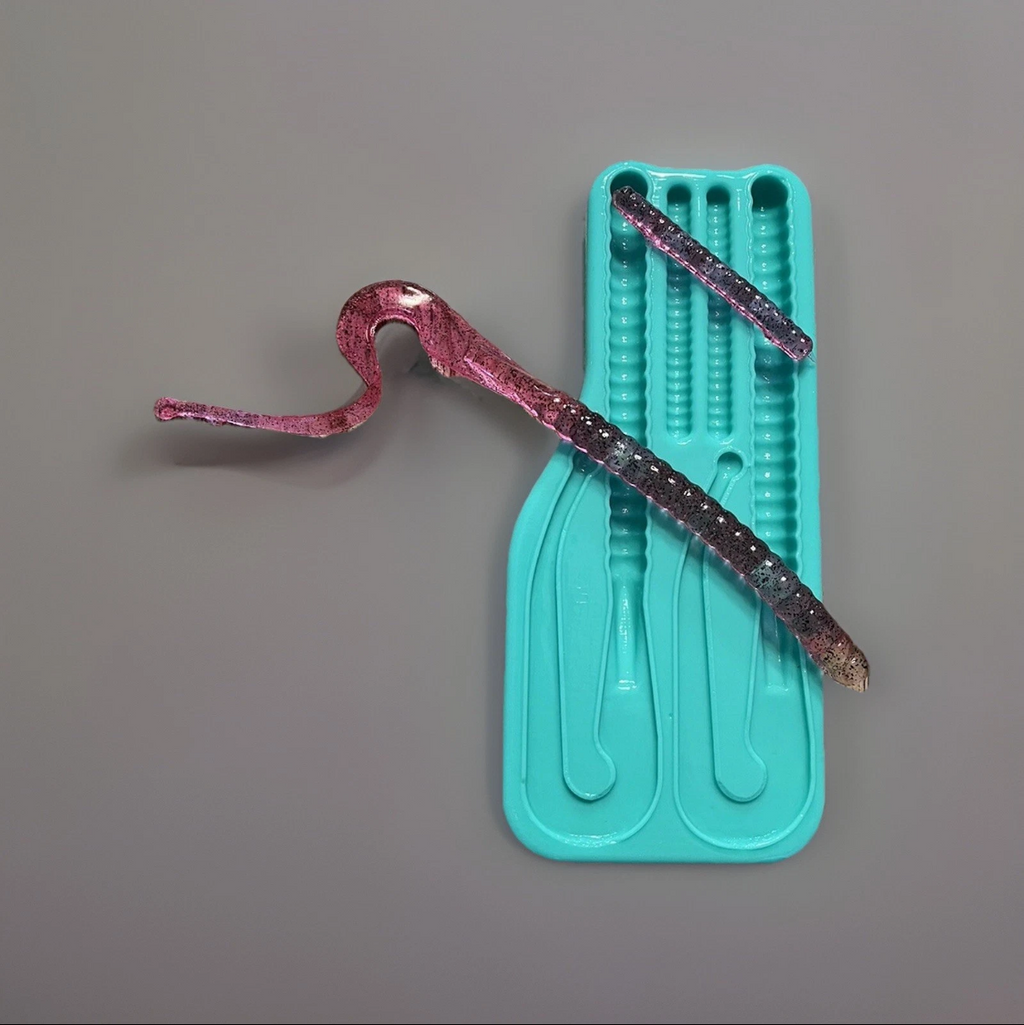 10 Inch Ribbon Tail Worm Mold