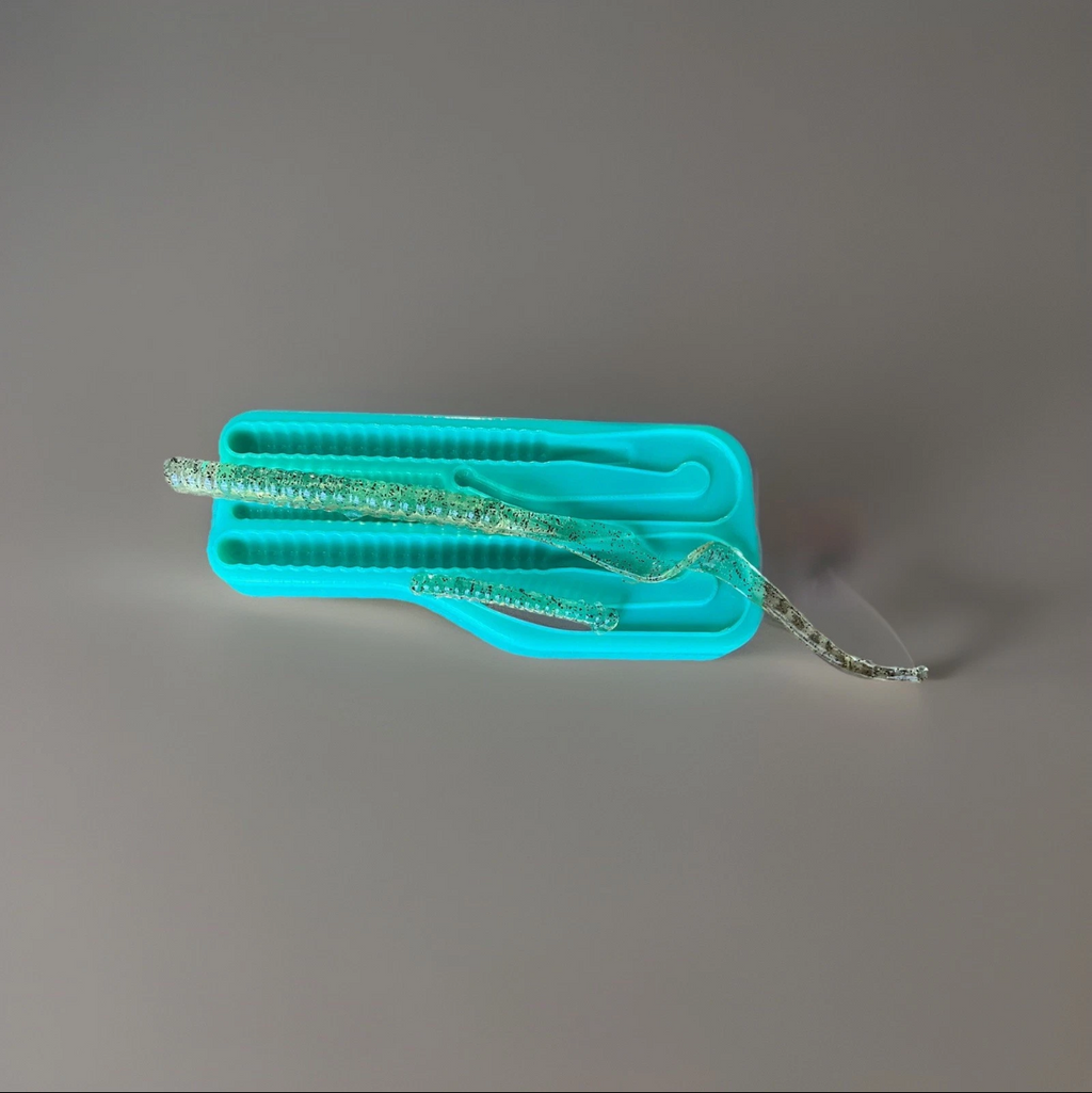 8 Inch Ribbon Tail Worm Mold
