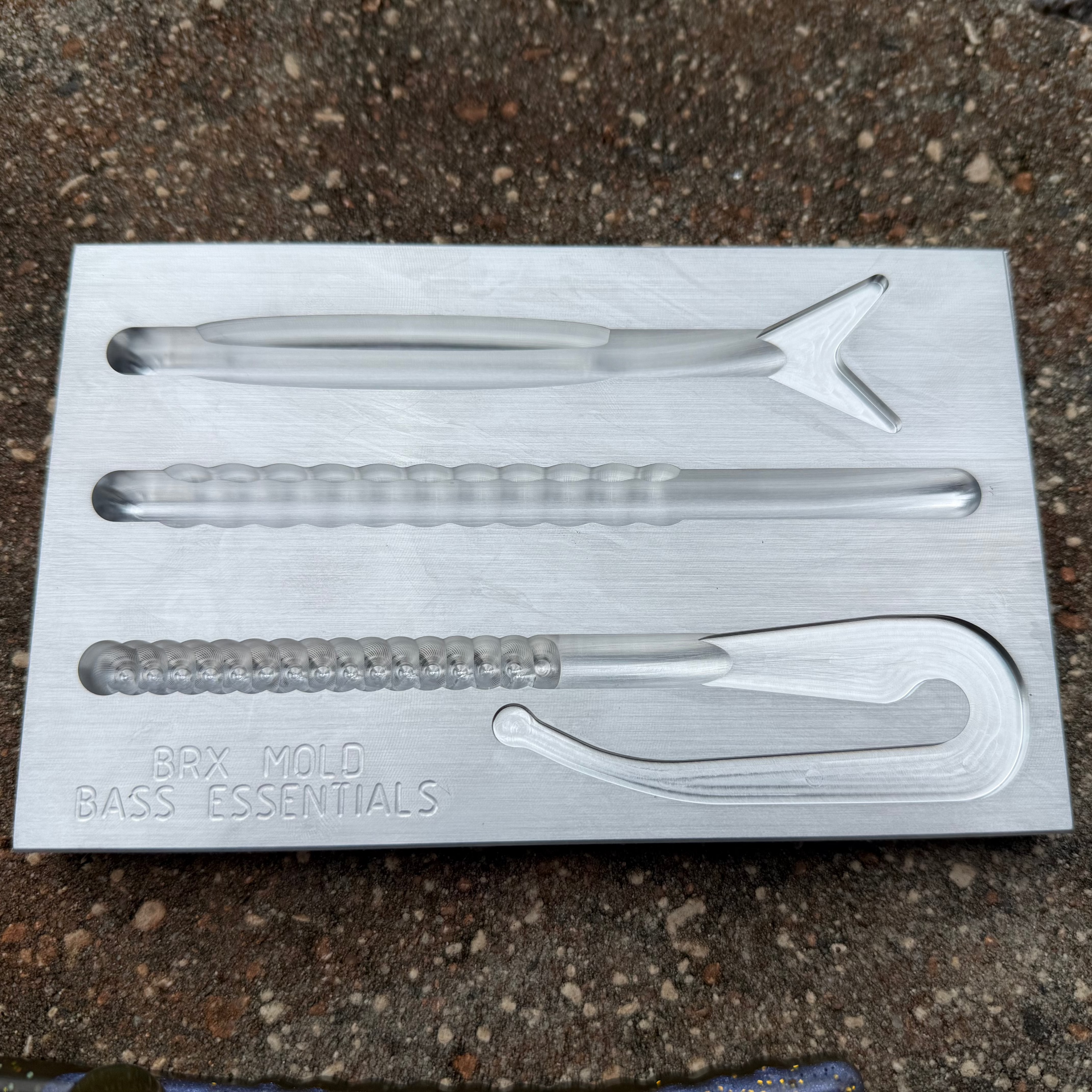 Bass Essentials Mold