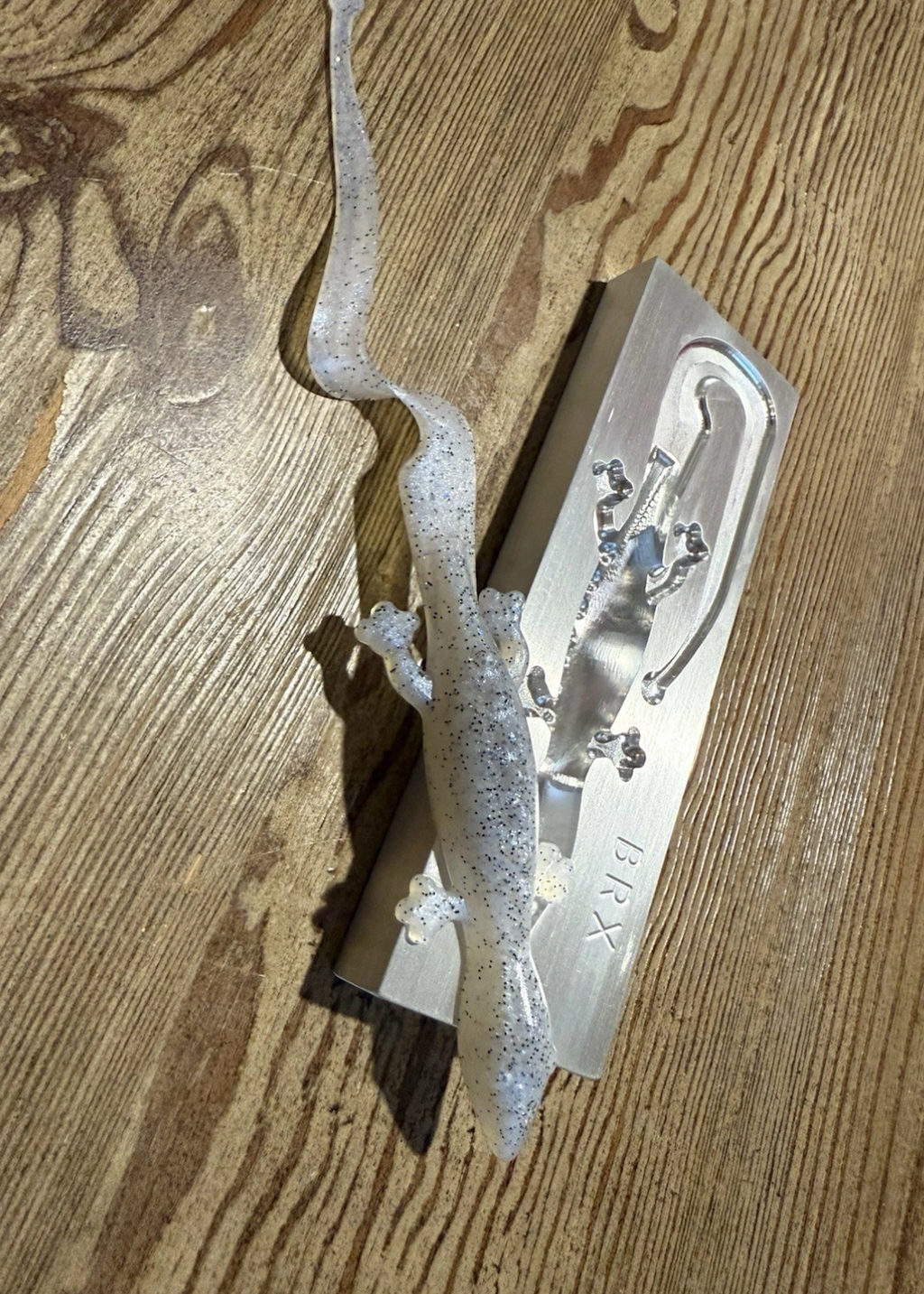 8.5 Inch Aluminum Lizard Mold